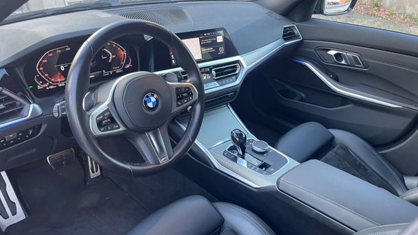 BMW 330d Touring M Sport xDrive 210 kW image number 9