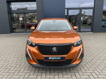 Car image 3