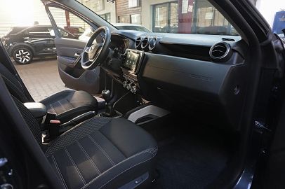 Car image 38