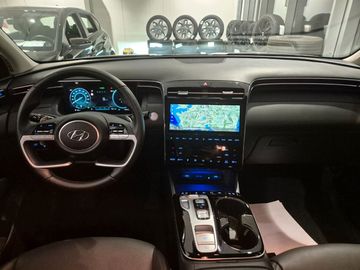 Car image 14