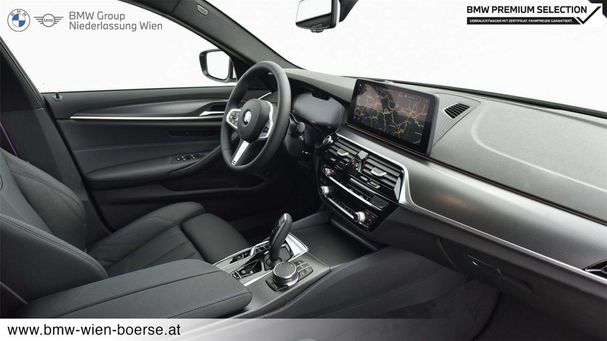 BMW 520d Touring xDrive 140 kW image number 25