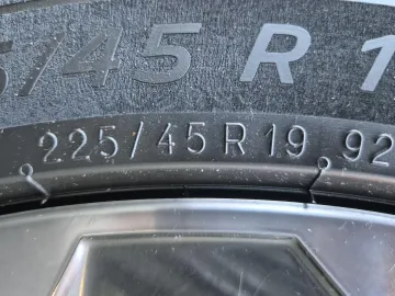Car image 38