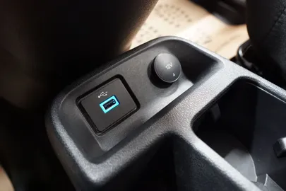 Car image 32