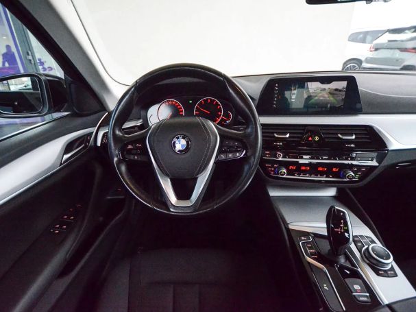 BMW 520i Luxury Line 135 kW image number 32