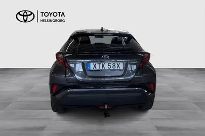 Car image 5
