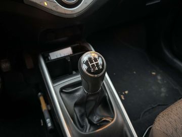 Car image 28