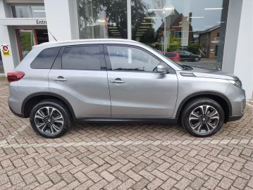 Car image 4