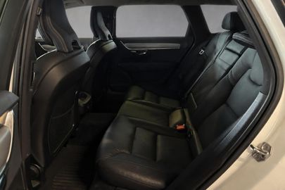 Car image 32