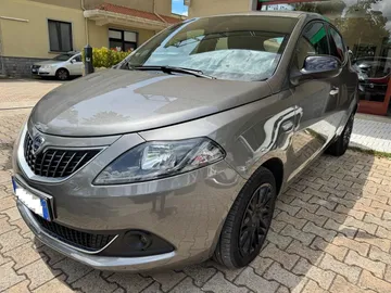 Car image 1
