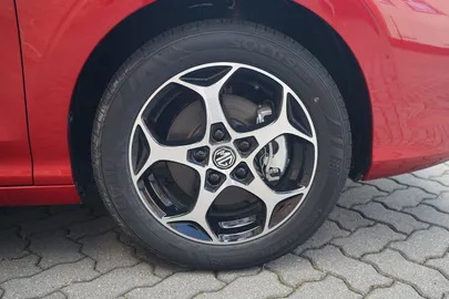 Car image 37