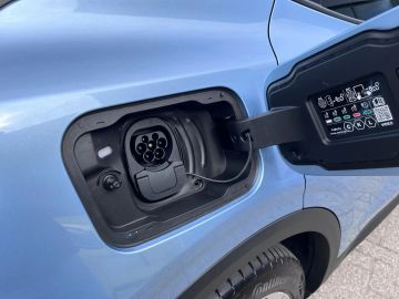 Car image 28