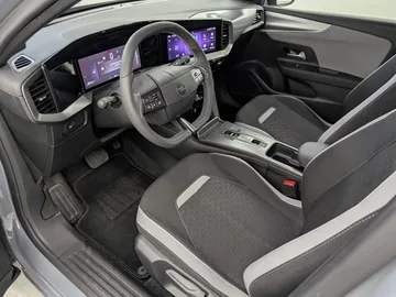 Car image 38