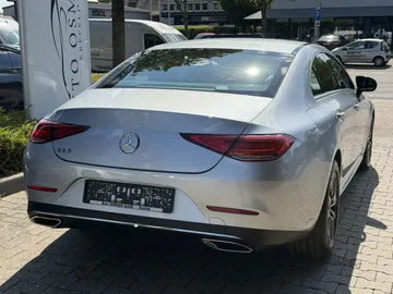 Car image 28