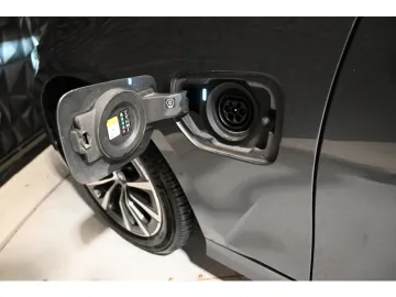 Car image 40