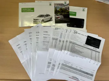 Car image 21