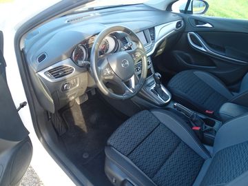 Car image 10