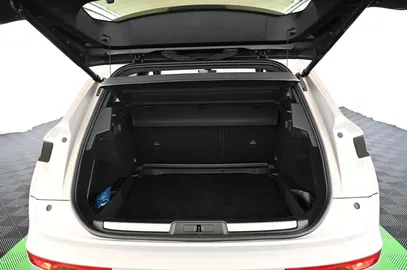 Car image 39