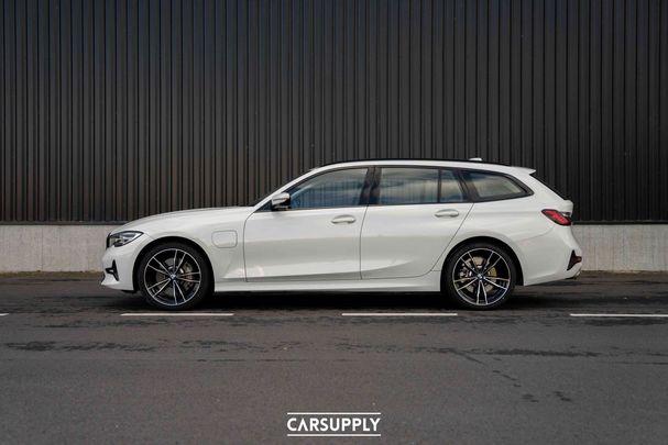 BMW 330e Touring Sport Line 215 kW image number 2