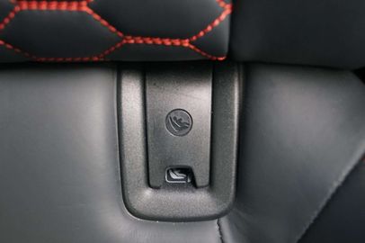 Car image 38