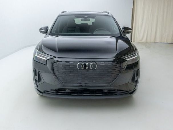 Audi Q4 45 e-tron S-line 210 kW image number 3