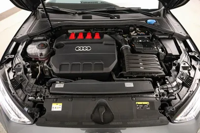 Car image 25