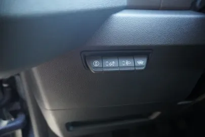 Car image 32