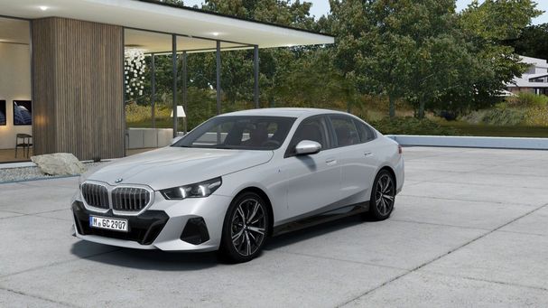 BMW 520i 153 kW image number 1