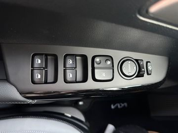 Car image 28