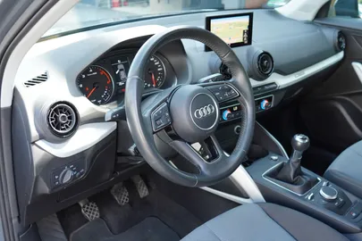 Car image 26