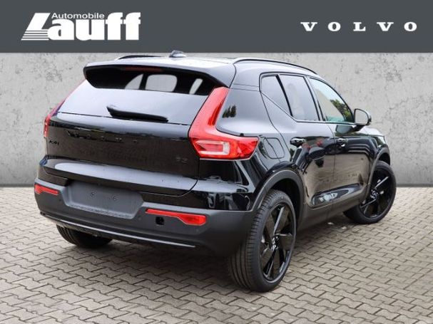 Volvo XC40 B3 Plus Black Edition 120 kW image number 2