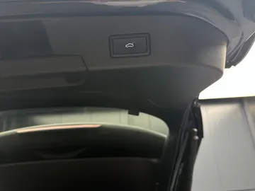 Car image 35