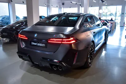 Car image 30