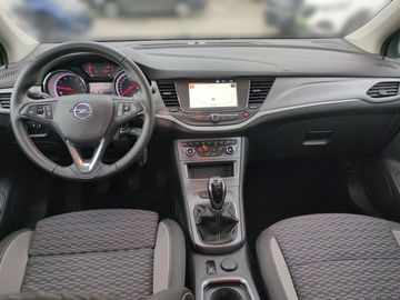 Car image 11