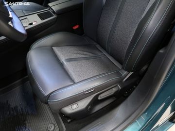 Car image 29