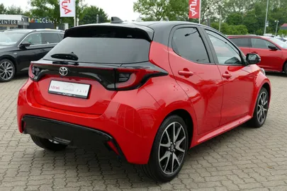 Car image 5