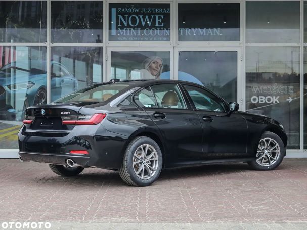 BMW 320i 135 kW image number 4