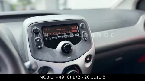 Car image 18