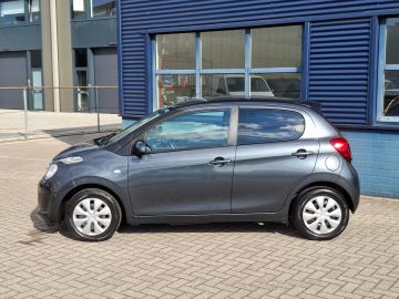 Car image 4