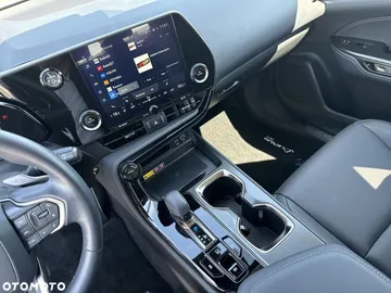 Car image 23