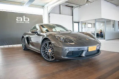 Car image 3