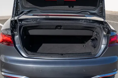 Car image 29
