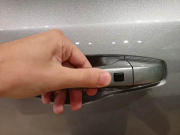 Car image 22