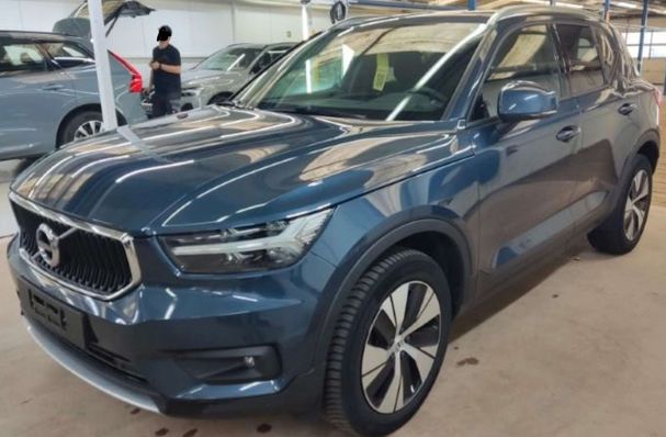 Volvo XC40 Momentum 120 kW image number 1