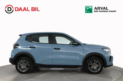 Car image 4