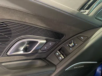 Car image 34