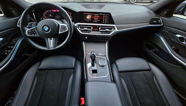 BMW 330 e Touring M Sport xDrive 215 kW image number 7