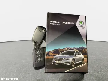 Car image 40