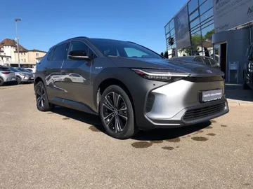 Car image 2