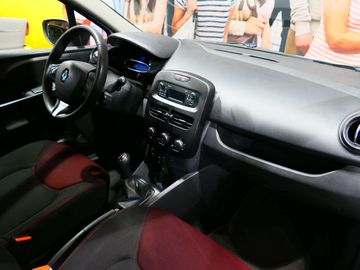 Car image 30