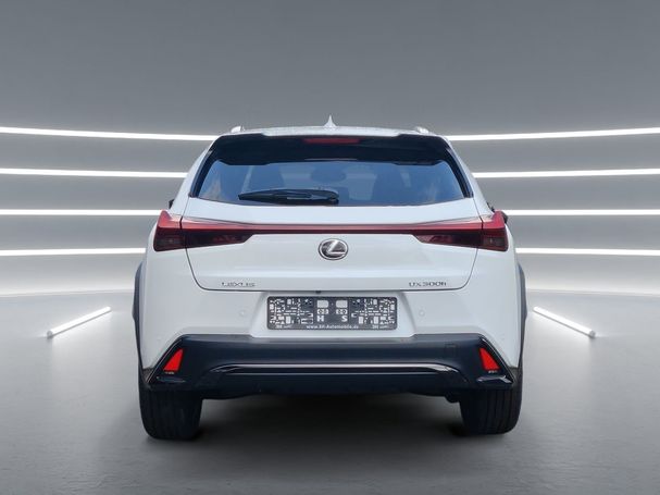 Lexus UX 300h 144 kW image number 3